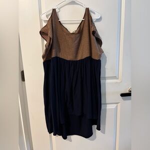 FORMATION beautiful contemporary hi- lo dress women’s med